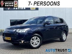 Mitsubishi Outlander - 2.0 Business Edition AUTOM TREKHAAK 7PERS CAMERA