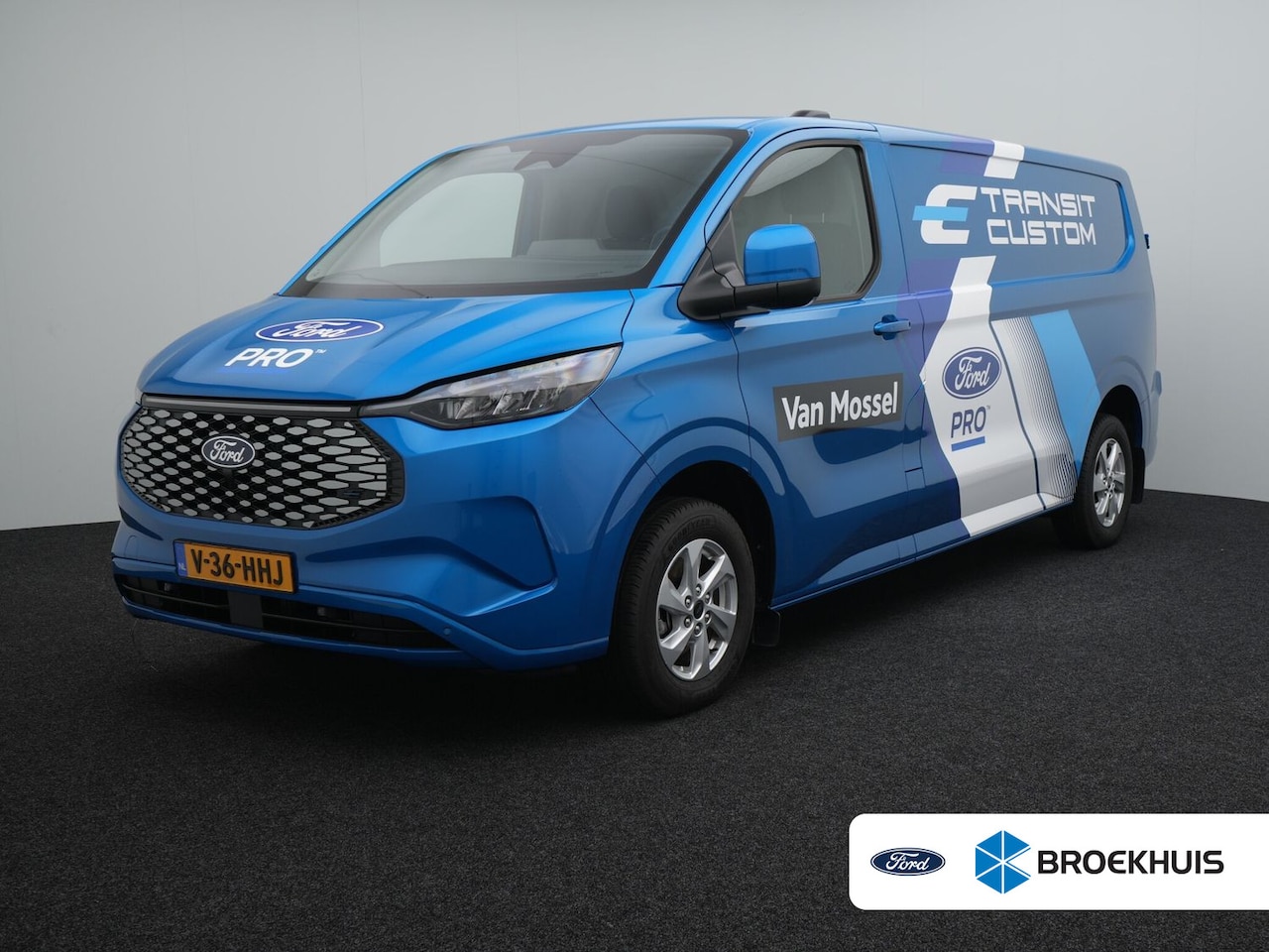 Ford Transit Custom - E-Transit 340 L2H1 Limited 65 kWh | Sortimo Inrichting ! | Trekhaak | Adaptive Cruise | BL - AutoWereld.nl