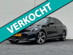 BMW 3-serie - 320e M-Sport Org NL Pano Head up Keyless Harman Kardon Camera Apple carplay Fabrieksgarant