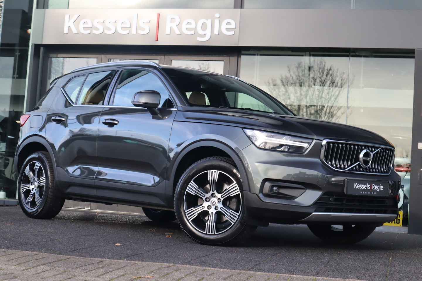 Volvo XC40 - 2.0 T4 Inscription Led Leer Pano - AutoWereld.nl
