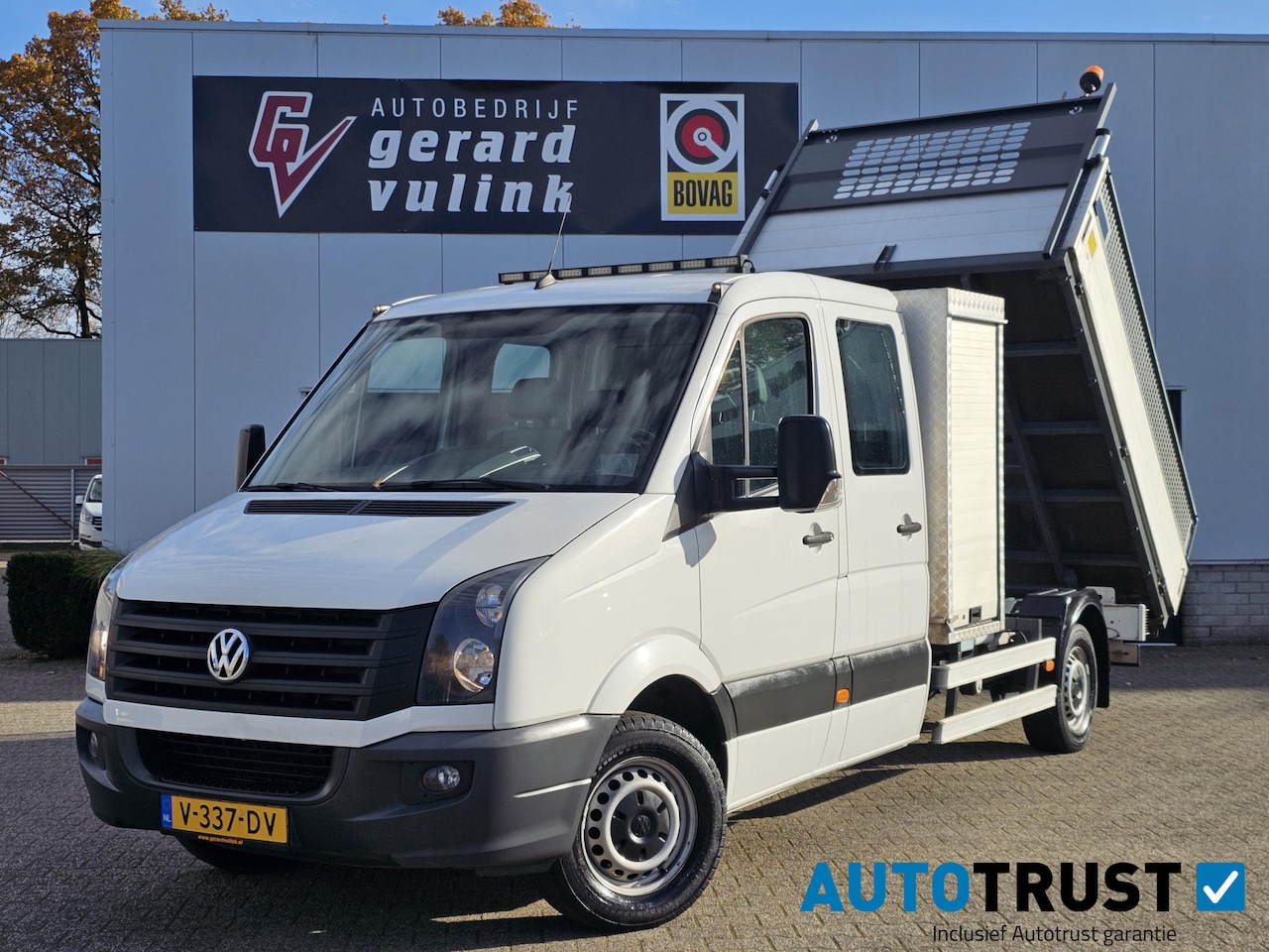 Volkswagen Crafter - 2.0 TDI KIPPER TREKHAAK 6-ZITPLAATSEN 3500KG TREKG - AutoWereld.nl