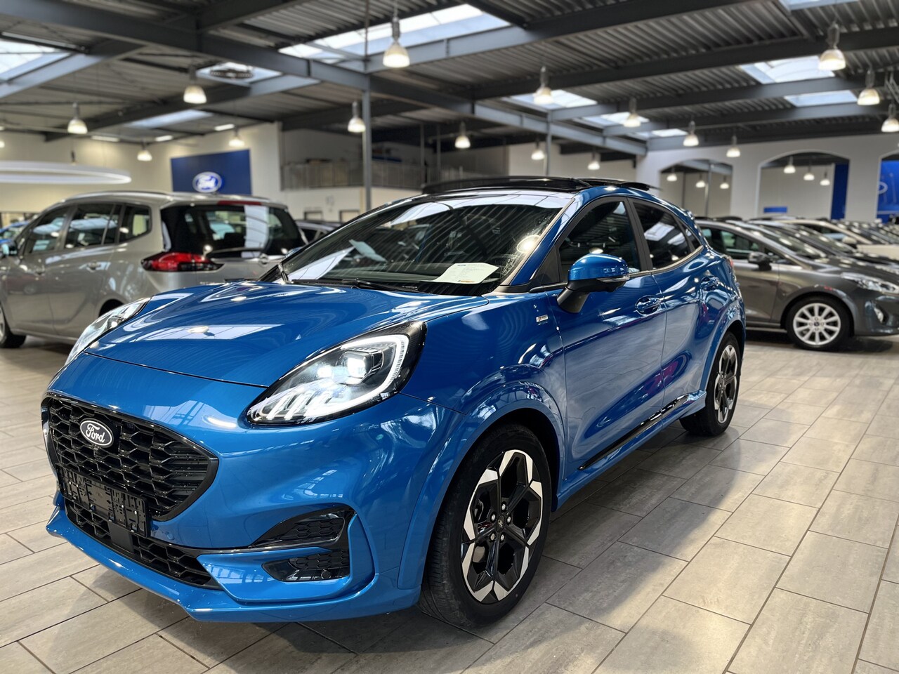 Ford Puma - EcoBoost Hybrid 155 pk ST-Line X | Trekhaak | Winter Pack | Pano | 360° Camera | B&O | Mat - AutoWereld.nl