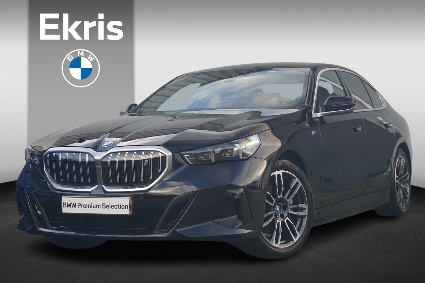 BMW i5 - Sedan eDrive40 M Sportpakket 19'' / Panoramadak / Harman Kardon / Stoelventilatie / Trekha - AutoWereld.nl