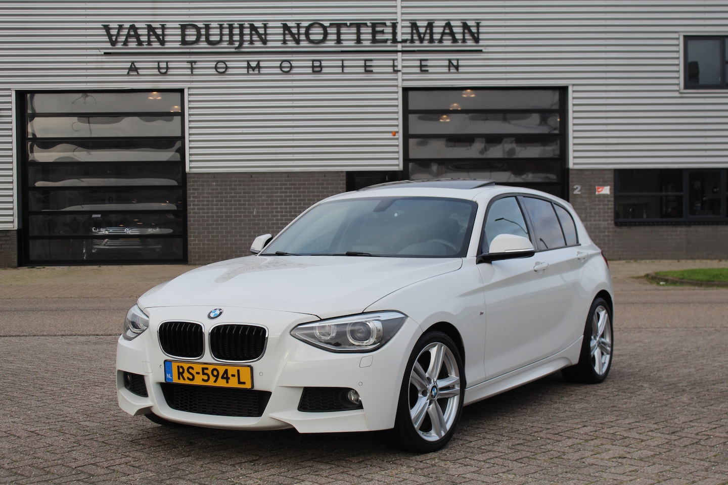 BMW 1-serie - 116i M Sport Edition High Executive / Schuifdak / Xenon / Stoelverwarming - AutoWereld.nl