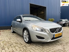 Volvo V60 - 2.0T Summum FULL OPTION / NAP / 203PK / AUTOMAAT / PANO / LEDER / CAMERA / MEMORIE / CLIMA