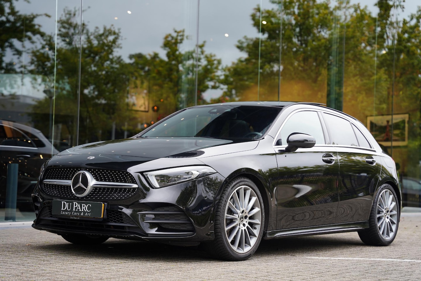 Mercedes-Benz A-klasse - 220 Premium Plus AMG , Panorama, Leder, 360 Camera, 19 Inch, Adaptive - AutoWereld.nl