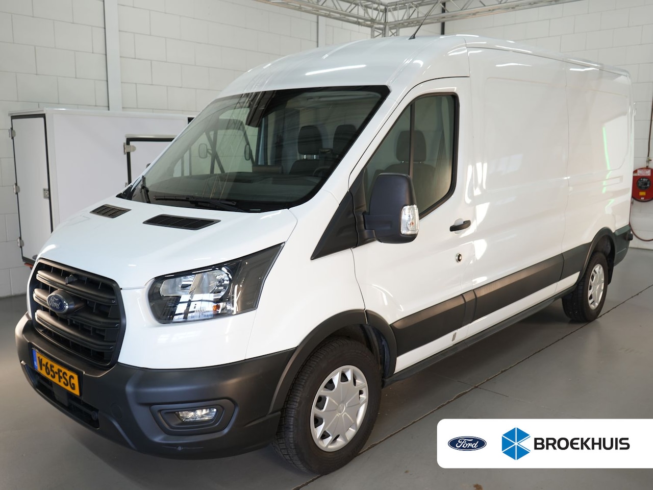 Ford Transit - 350 2.0 TDCI L3H2 Trend | Navigatie | Trekhaak | Elektrische Stoel | Stoelverwarming | Bij - AutoWereld.nl