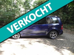 Volkswagen Touran - 2.0-16V FSI Highline