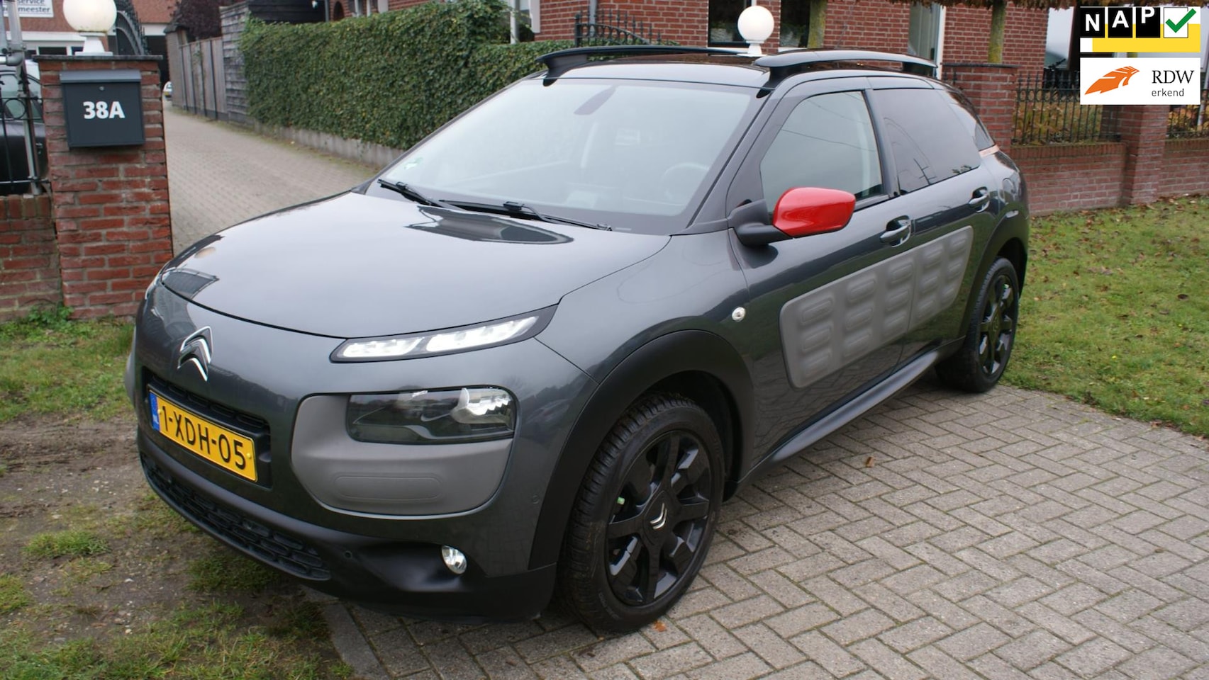 Citroën C4 Cactus - 1.2 e-VTi Shine automaat - AutoWereld.nl