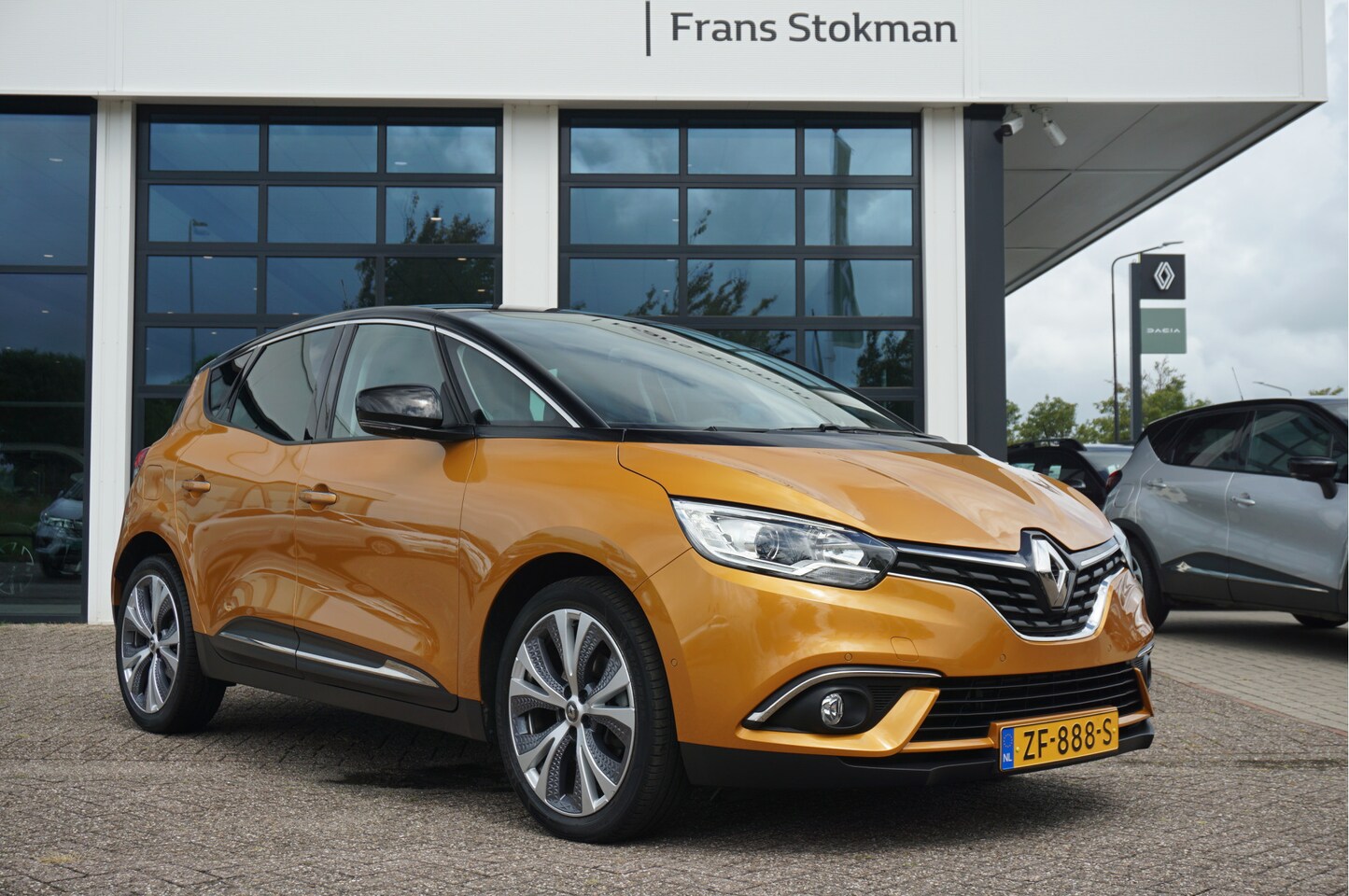 Renault Scénic - 1.3 TCE 140 EDC Intens - AutoWereld.nl