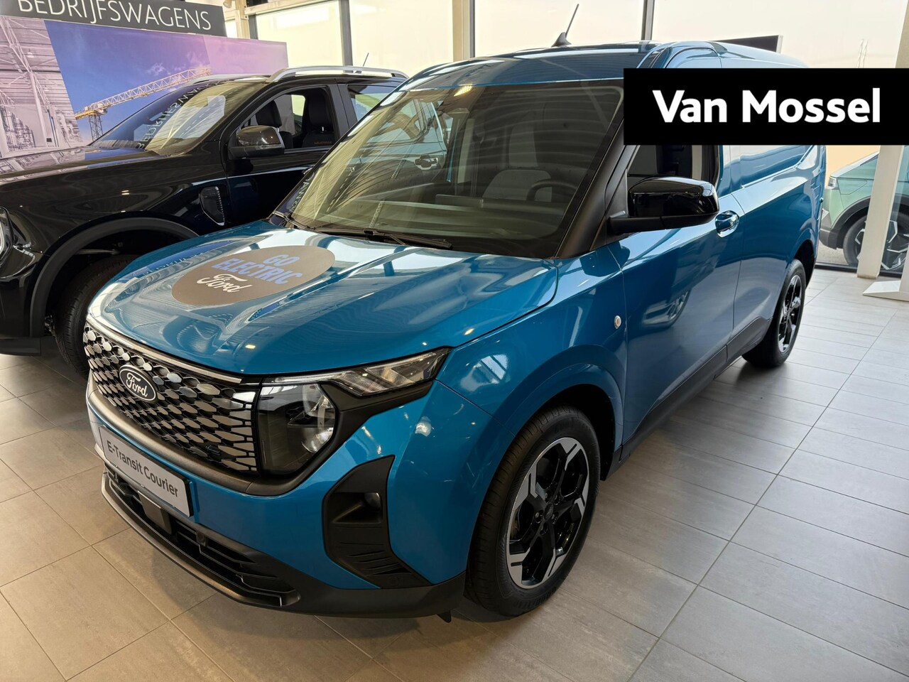 Ford E-Transit Cour. - Limited 44 kWh 17'' LMV | ACC | Apple Carplay & Android Auto | Camera | Parkeersensoren V/ - AutoWereld.nl