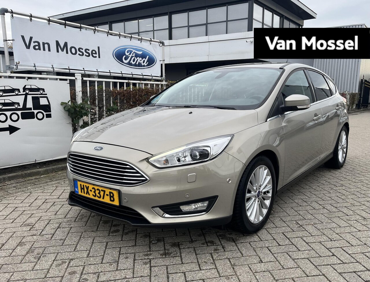 Ford Focus - 1.0 Titanium Edition | Stoel/Voorruit verwarming | Parkeersensoren Voor en Achter | Cuise - AutoWereld.nl