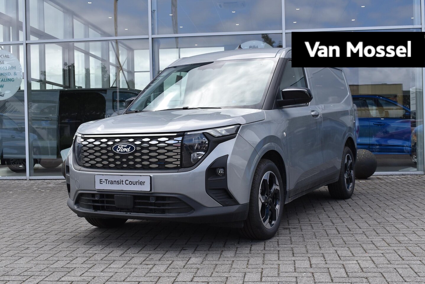 Ford E-Transit Cour. - Limited 44 kWh | Uit Voorraad Leverbaar! | Solar Silver | Driver Assistance Pack | Navigat - AutoWereld.nl