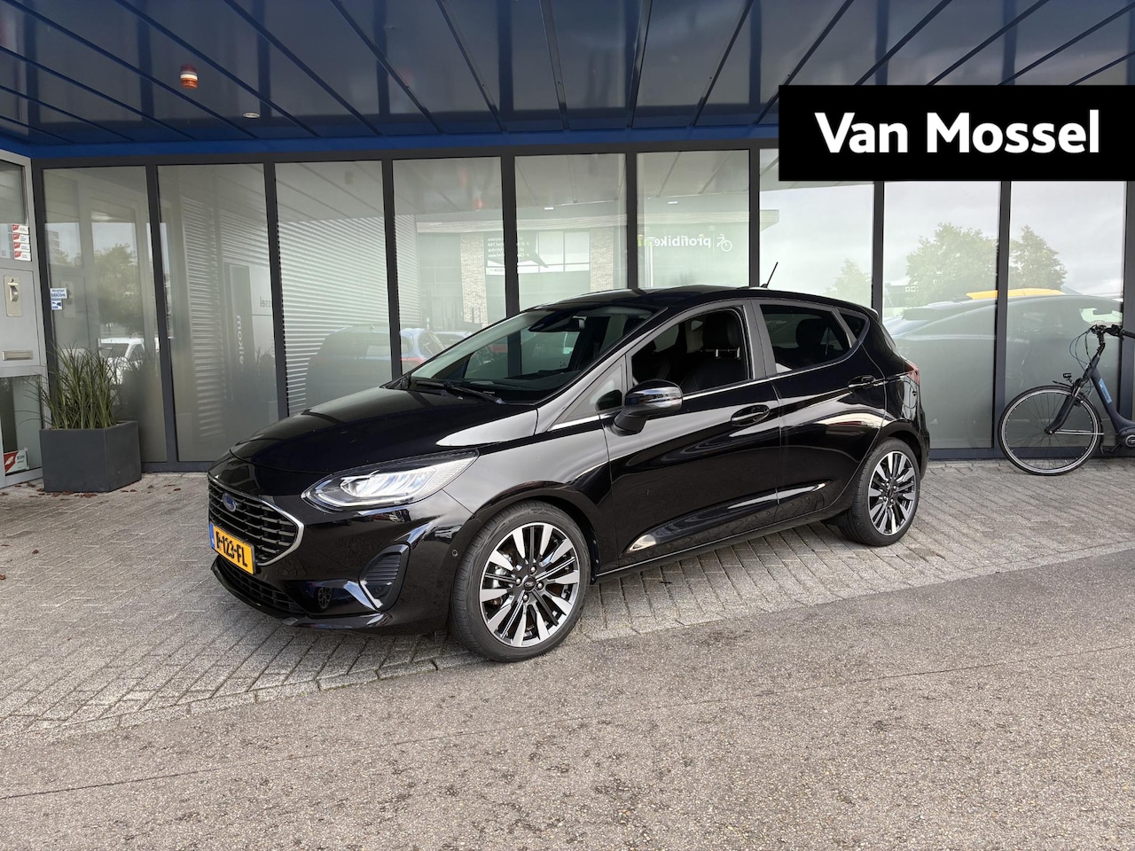 Ford Fiesta - 1.0 EcoBoost Hybrid Titanium Vignale - Winter pack - B&O - AutoWereld.nl