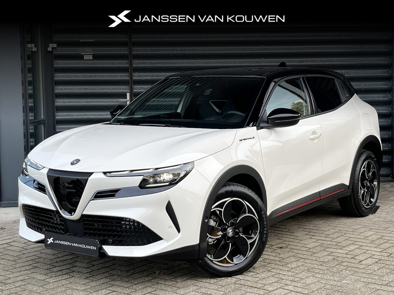 Alfa Romeo Junior - 1.2 Turbo Hybrid Ibrida Speciale Sabelt stoelenpakket - AutoWereld.nl