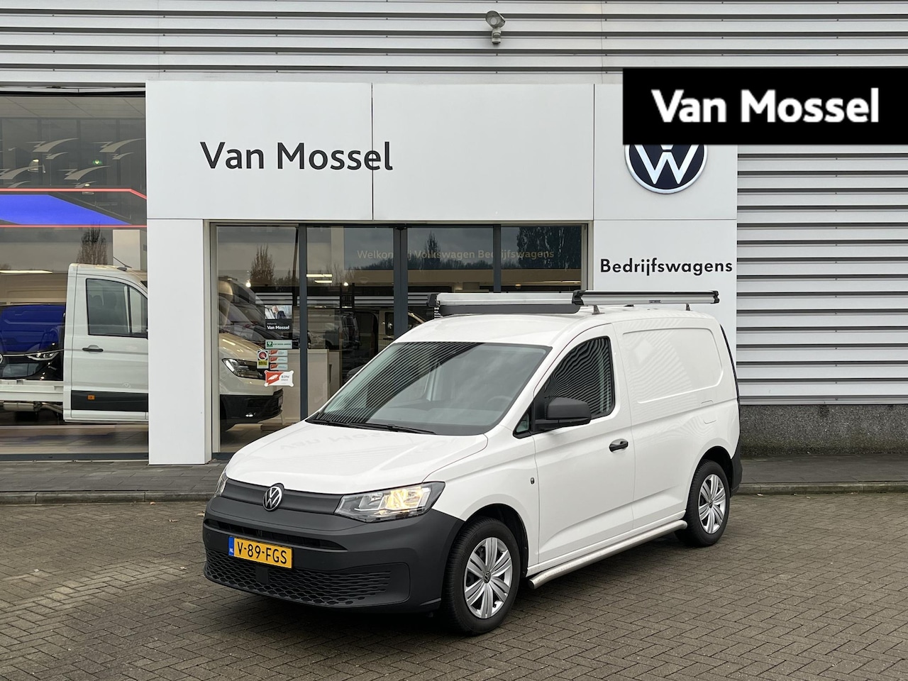 Volkswagen Caddy Cargo - 1.5 TSI Comfort 116 PK | Airco | Multifunctioneel stuur | Cruise control | Trekhaak | Park - AutoWereld.nl