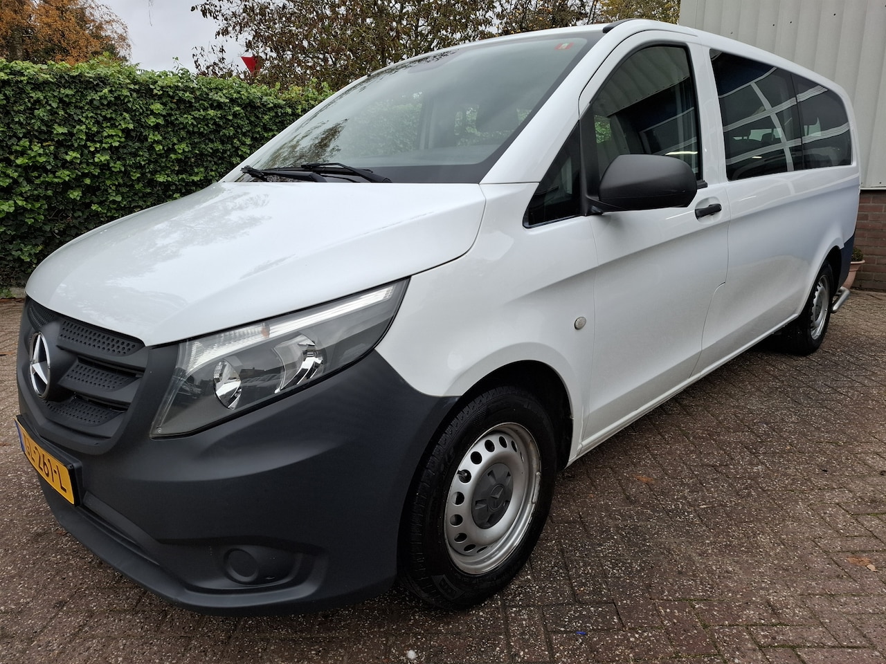 Mercedes-Benz Vito Tourer - 109 CDI Extra Lang 12995.- INCL BTW 9-PERSOONS 88PK - AutoWereld.nl