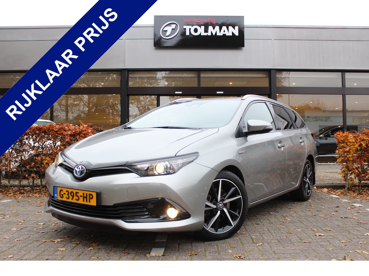 Toyota Auris Touring Sports - 1.8 Hybrid Dynamic Ultimate | Rijklaar | PDC | Navi | Trekhaak | Keyless | Camera | Cruise - AutoWereld.nl