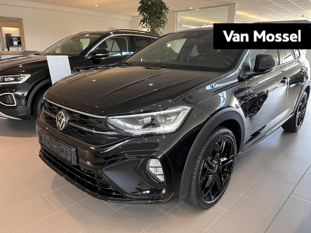 Volkswagen Taigo - 1.0 TSI R-Line Edition | Automaat | Panoramadak | Adaptieve cruise Control | 17"Lichtmetal - AutoWereld.nl