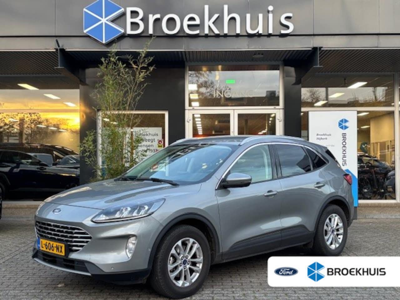 Ford Kuga - 1.5 EcoBoost 150PK Titanium | TREKHAAK | ADAPTIVE CRUISE | DODEHOEKDETECTIE | STOEL+STUUR+ - AutoWereld.nl