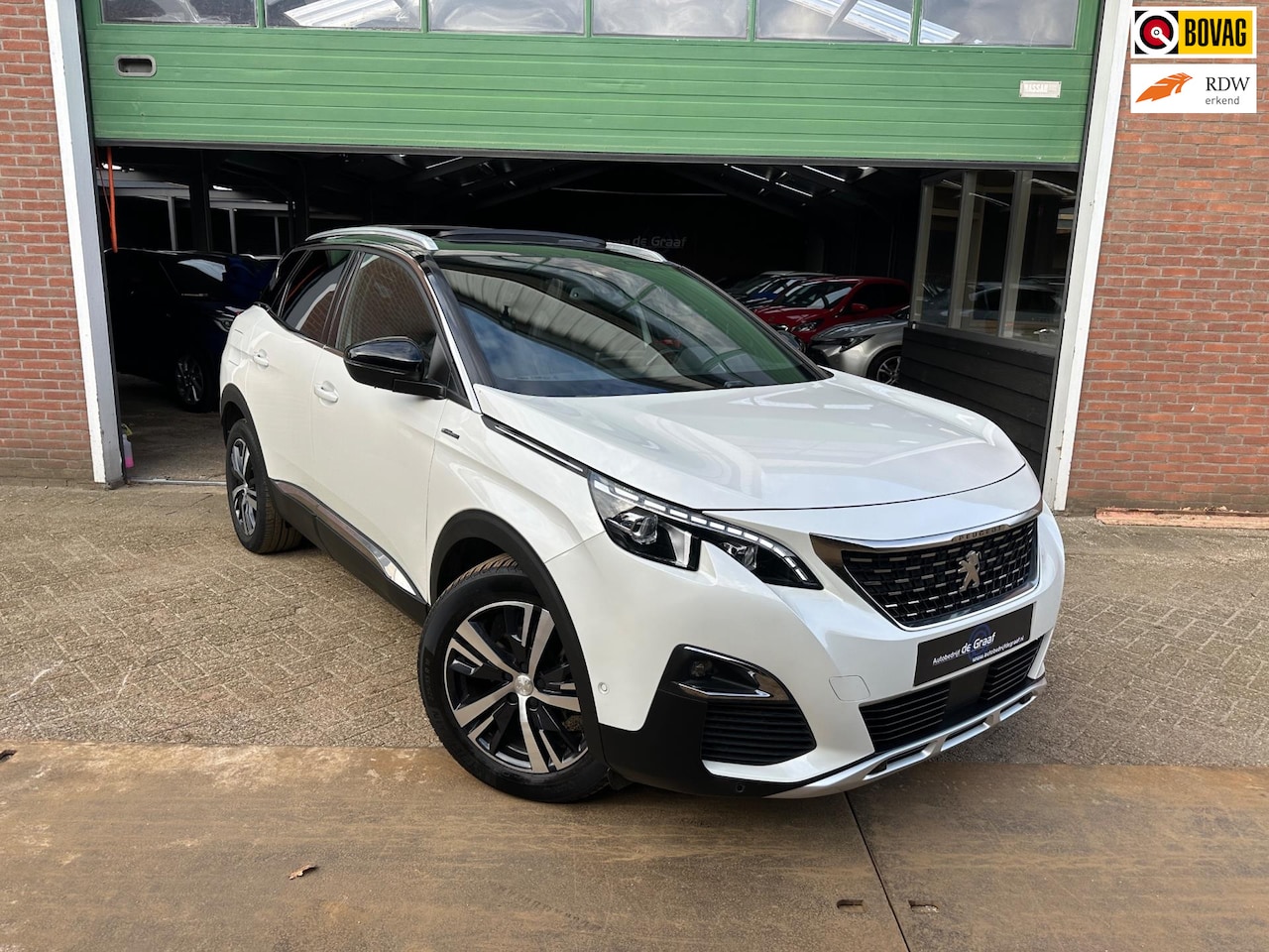 Peugeot 3008 - 1.2 PureTech GT Line|PANO/CRUISE/NAVI/NW DBRIEM/PARELMOER VOL! - AutoWereld.nl