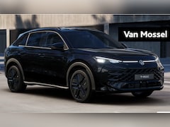 Volkswagen T-Roc - 1.5 eTsi R-Line First Edition 150 PK Automaat | Nieuwe T-Roc | 360 Camera | Black style |