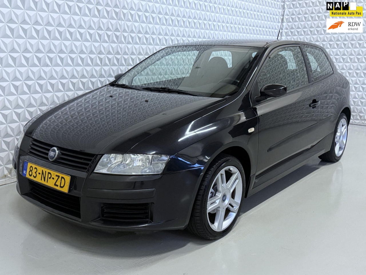 Fiat Stilo - 1.6-16V Active Plus * 2e EIGENAAR * 149.000km (2004) - AutoWereld.nl