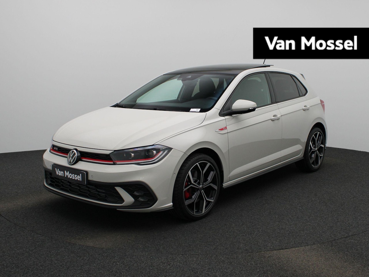Volkswagen Polo - 2.0 TSI GTI | Direct leverbaar | Fysieke voorraad auto | Panoramisch dak | Stoelverwarming - AutoWereld.nl