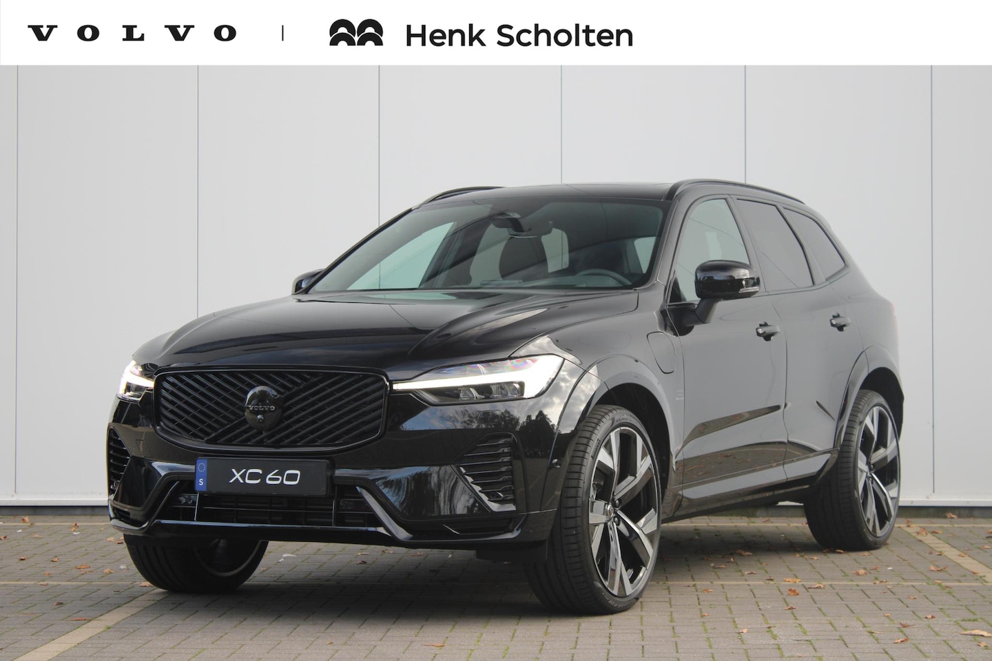Volvo XC60 - 2.0 T6 Plug-in hybrid AWD Ultra Black Edition Adaptive Cruise & Pilot Assist | Panoramisch - AutoWereld.nl