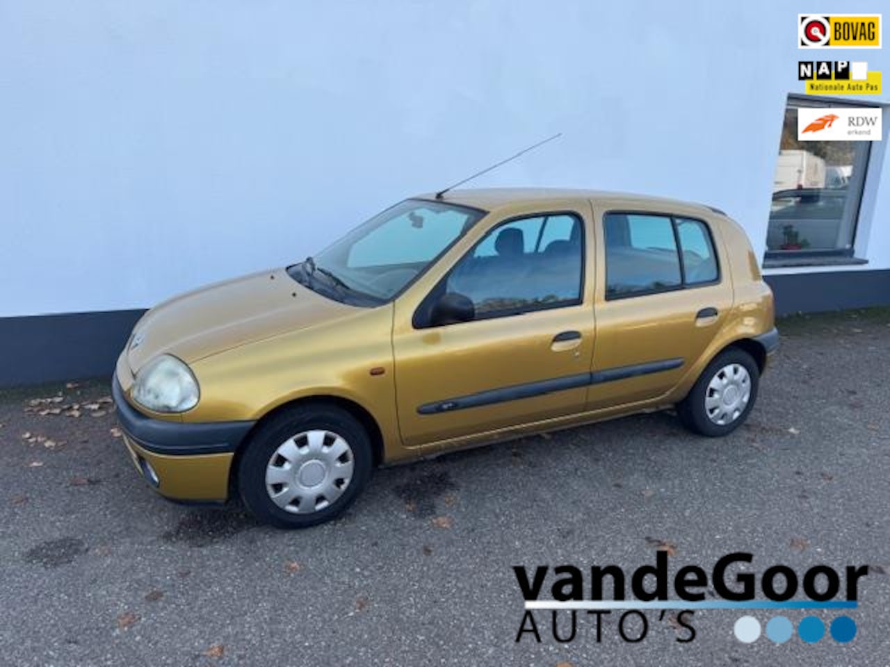 Renault Clio - 1.2 RT 1.2 RT, '99, 5-drs, keurige auto met een nieuwe apk ! - AutoWereld.nl
