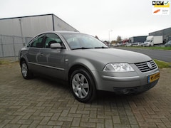 Volkswagen Passat - 2.3 V5 Highline voll optie, s