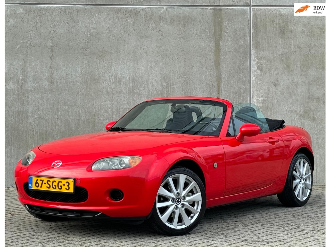 Mazda MX-5 - 1.8 Touring 127pk 2005 Rood NIEUWE APK - AutoWereld.nl