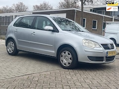 Volkswagen Polo - 1.4-16V Optive