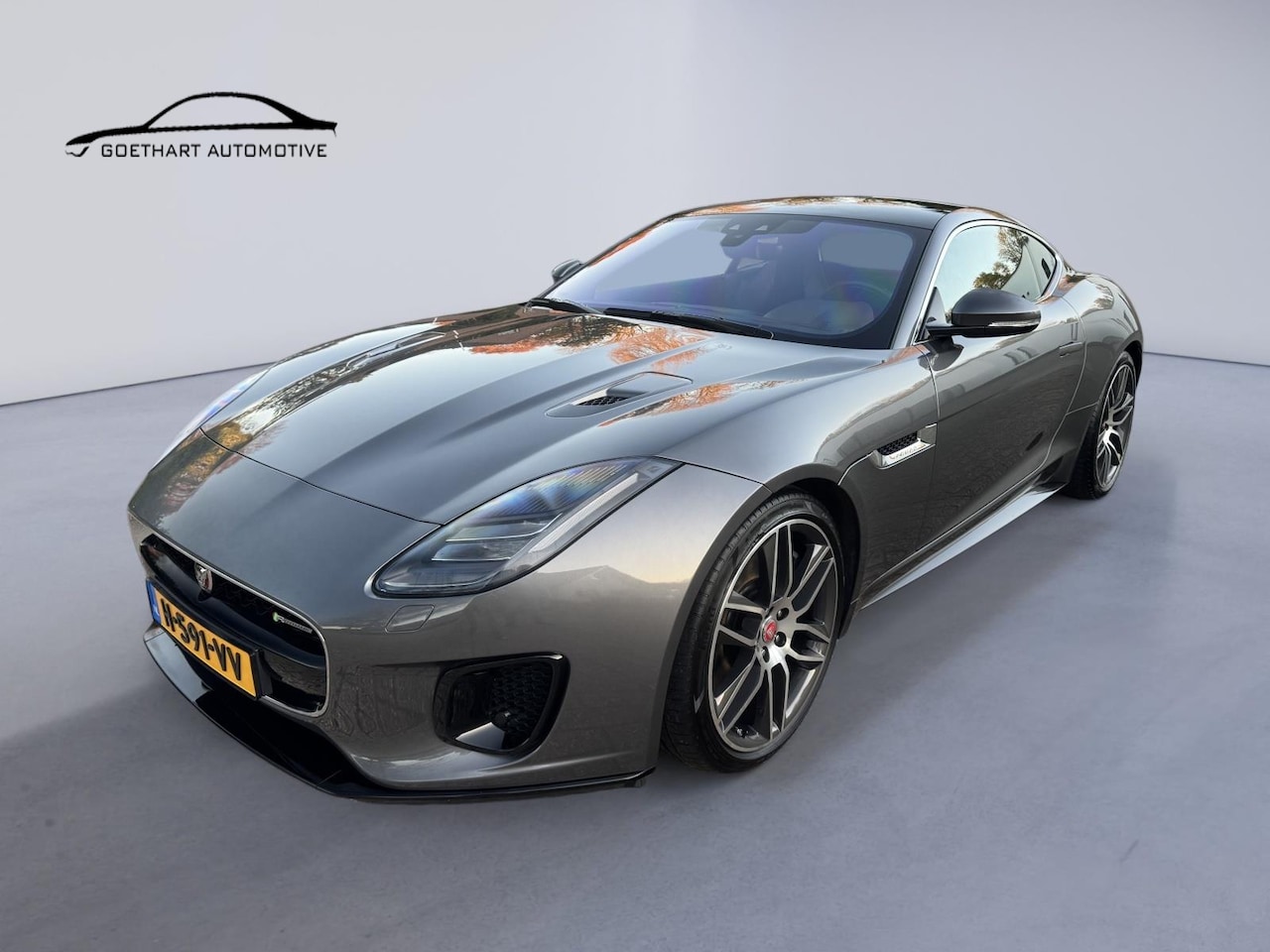 Jaguar F-type - 3.0 V6 S 380 AWD R-Dynamic / Pano / Meridian / Camera / Elek Stoel + Mem / Sportuitlaat / - AutoWereld.nl