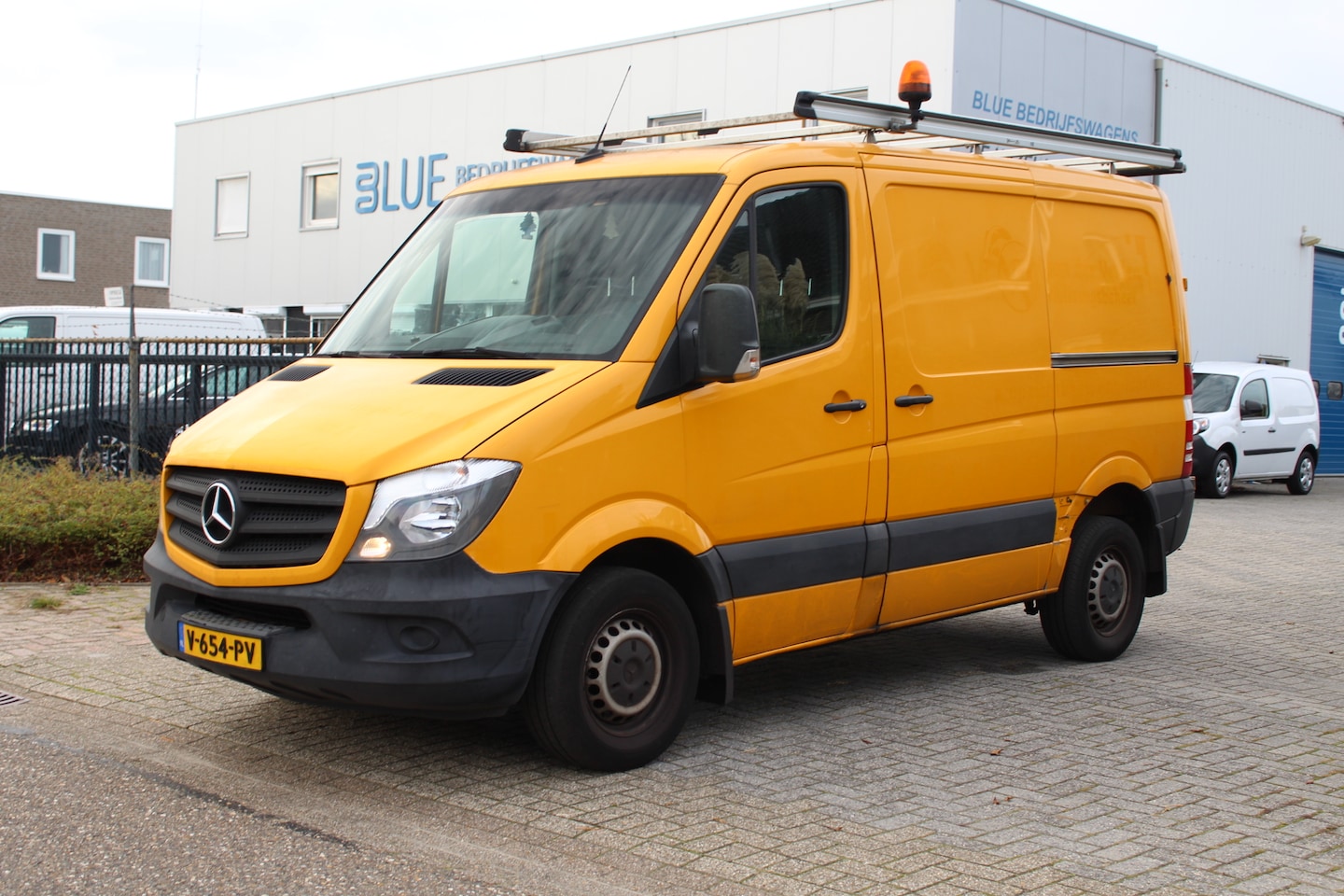 Mercedes-Benz Sprinter - 314 2.2 CDI 105KW Euro6 7-G Tronic Automaat -- zijschade zie foto's -- - AutoWereld.nl