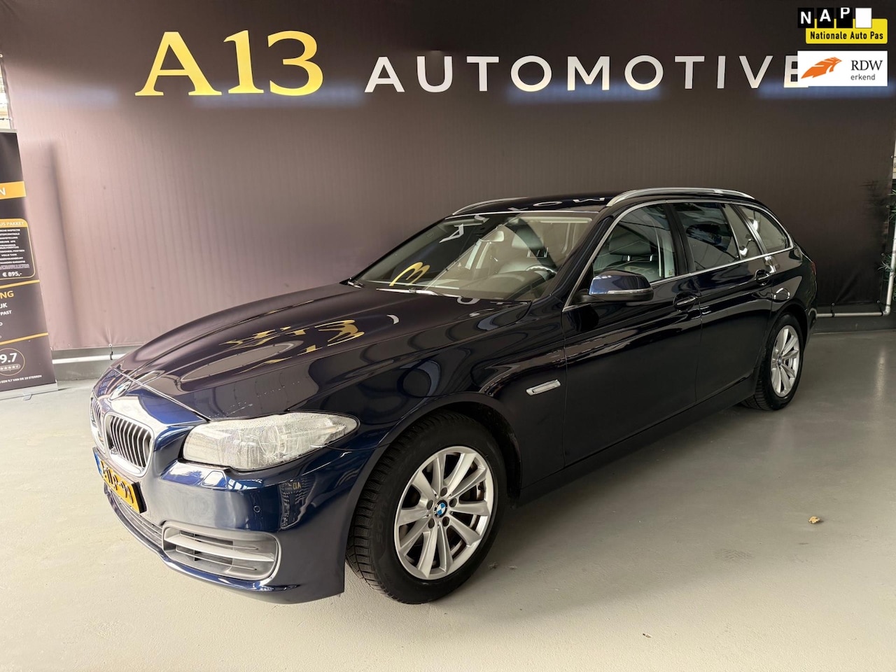 BMW 5-serie Touring - 520i High Executive virtual leer 2 sets velgen - AutoWereld.nl