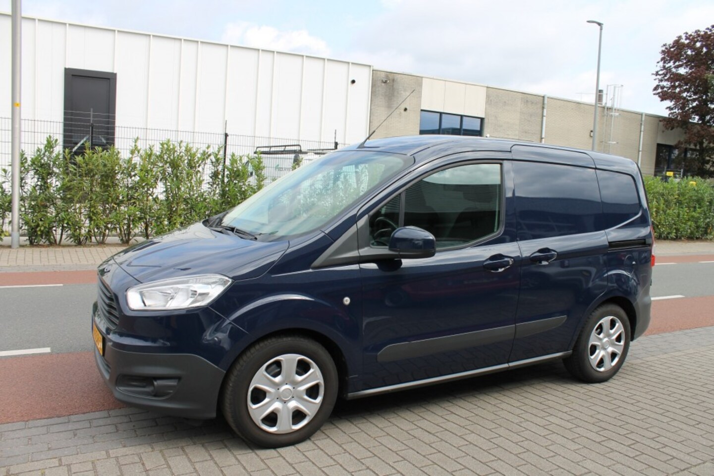 Ford Transit Courier - 1.0 Trend 1.0 Trend - AutoWereld.nl