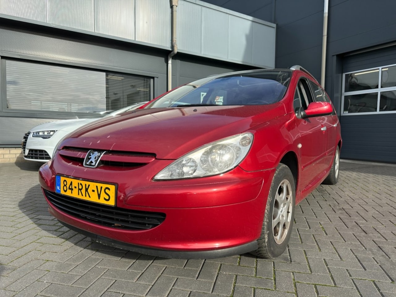 Peugeot 307 - 1.6  7 pers! Cruise control, Airco, Trekhaak, Nieuwe APK! - AutoWereld.nl