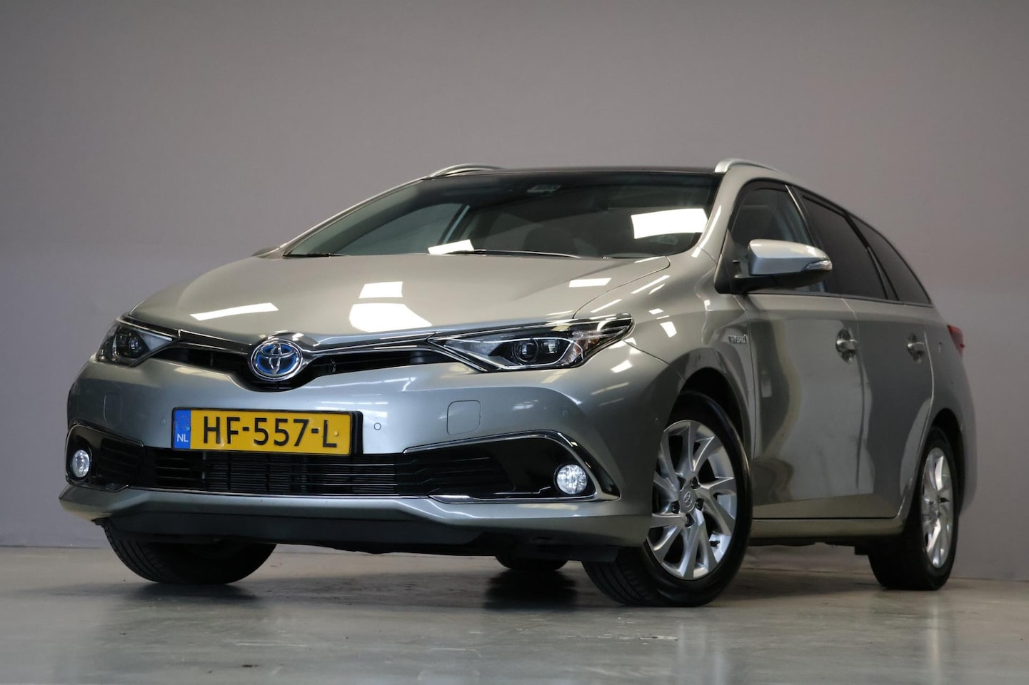 Toyota Auris Touring Sports - 1.8 Hybrid Lease pro |Pano|Stoelverwarming| - AutoWereld.nl