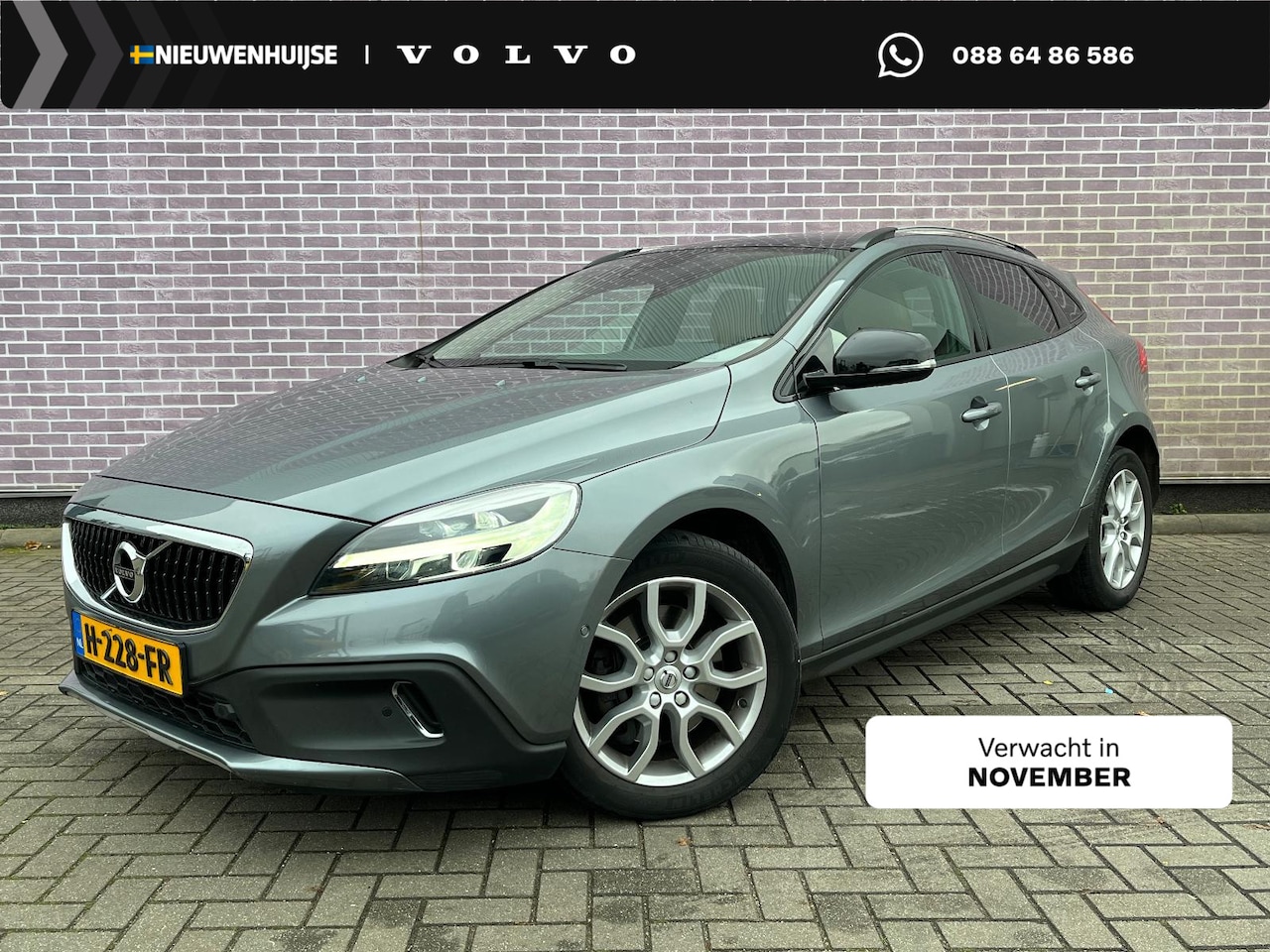 Volvo V40 Cross Country - T3 Polar+ Luxury | Navi | Cruise Control | Panoramadak | Harman Kardon Audio | Keyless | G - AutoWereld.nl