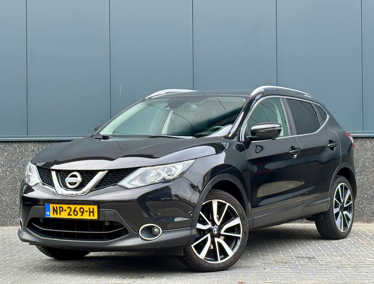 Nissan Qashqai - 1.2 Tekna + Navi | Leder | Camera - AutoWereld.nl