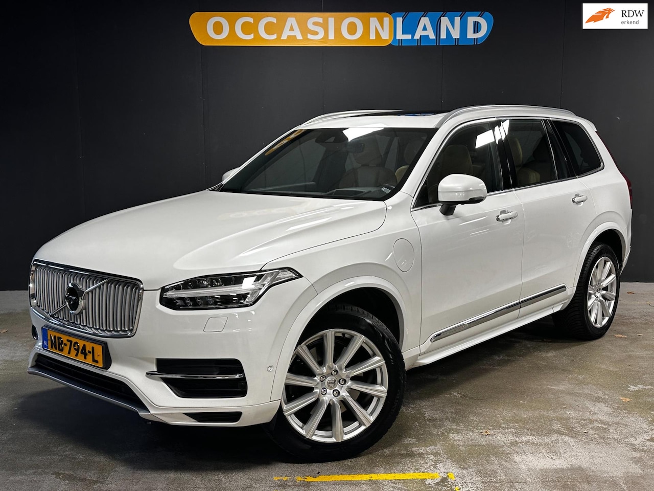Volvo XC90 - 2.0 T8 Twin Engine AWD Inscription 7P|PANO|HUD|LUCHTVERING| - AutoWereld.nl