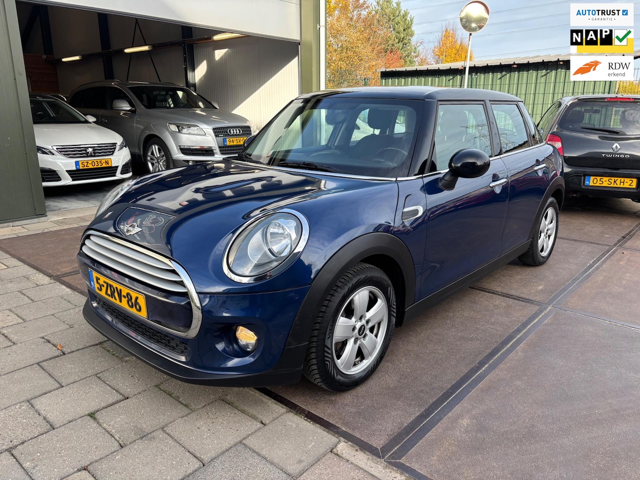 MINI Cooper - Mini 1.5 5deurs Airco Navi Cruise Org-NL - AutoWereld.nl