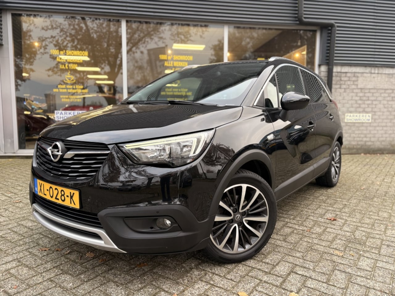 Opel Crossland X - 1.2 T. Innovation Pano/Clima/Cruise/CarPlay - AutoWereld.nl