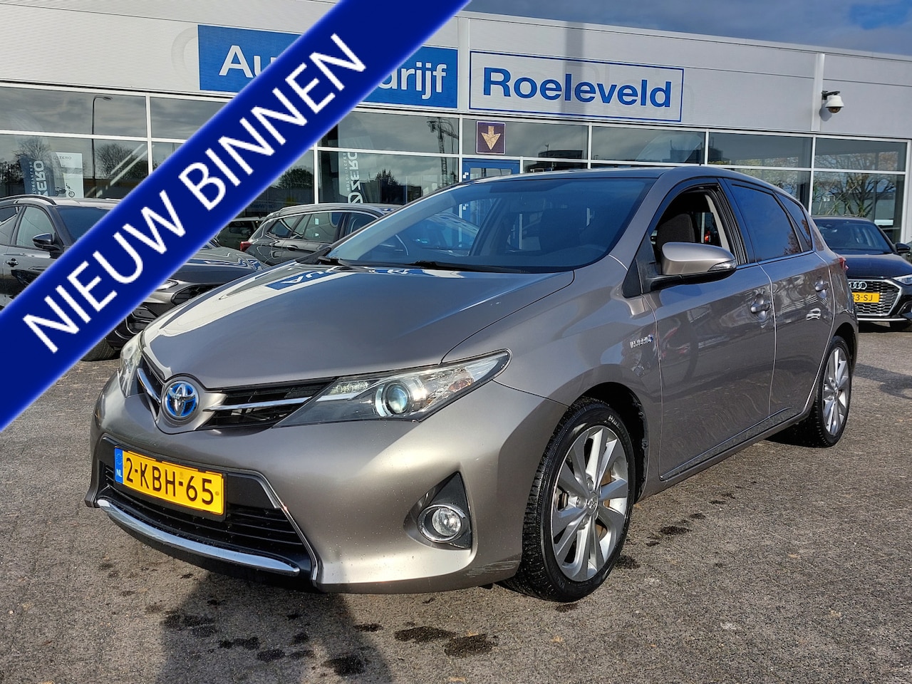 Toyota Auris - 1.8 Hybrid Lease 5-Deurs | Origineel NL | Navi | Clima | Cruise | Panoramadak | Pdc + Acht - AutoWereld.nl