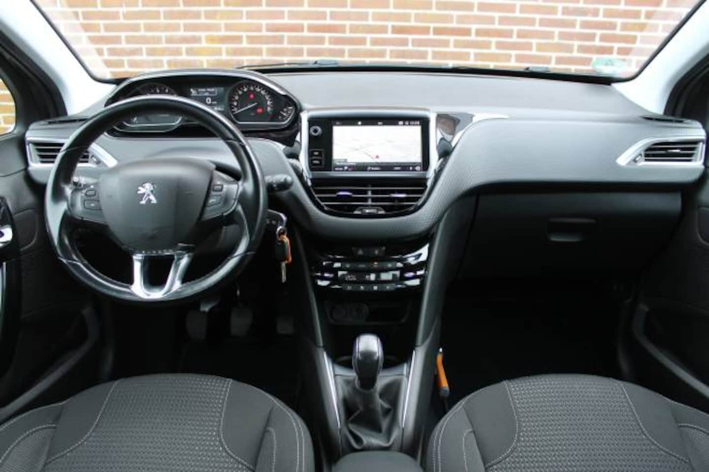 Peugeot 208 - 1.2 Puretech 82pk 5D Executive