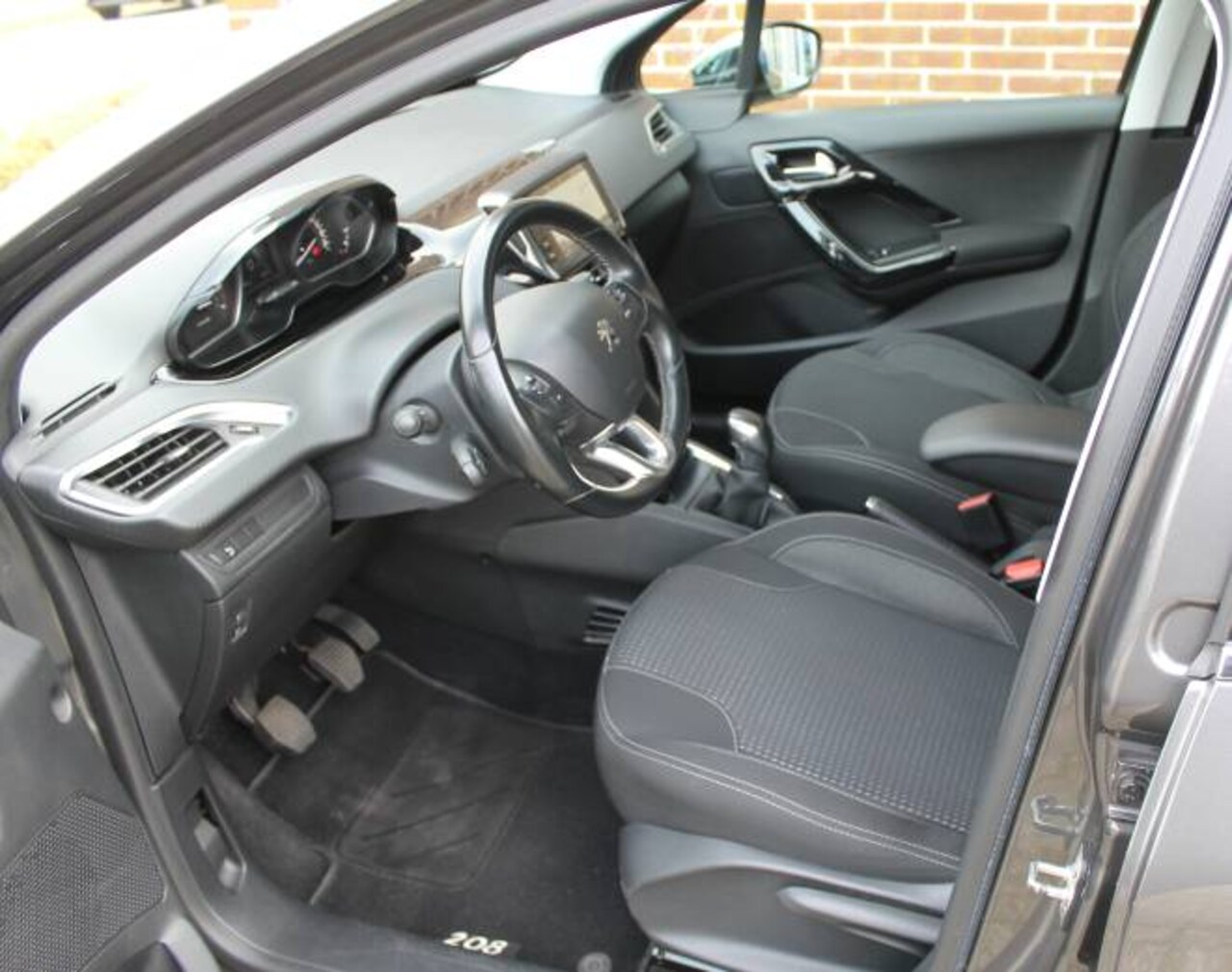Peugeot 208 - 1.2 Puretech 82pk 5D Executive