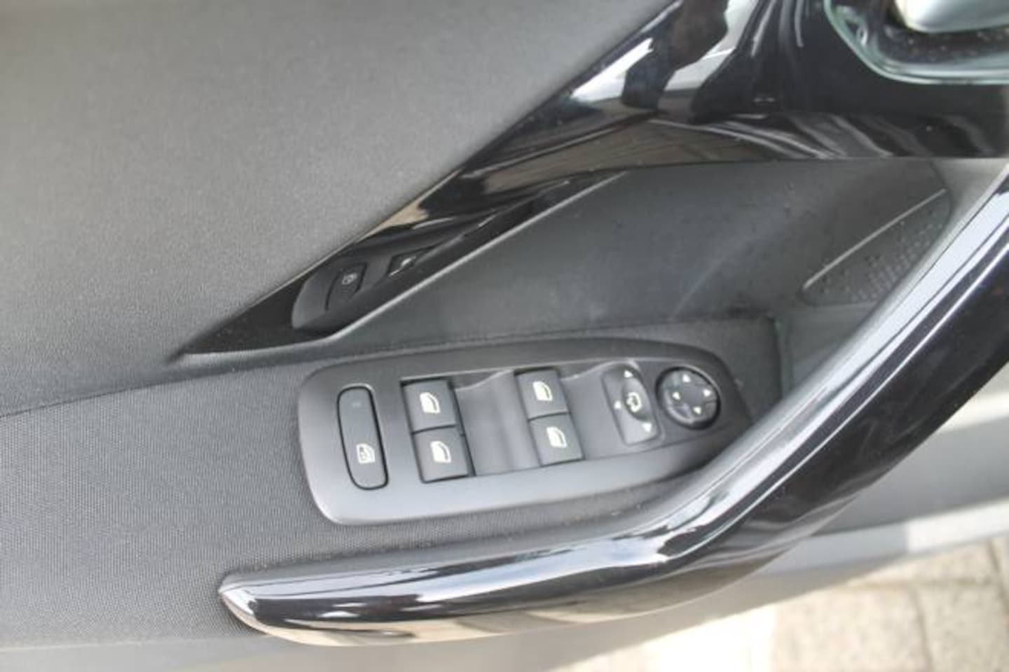 Peugeot 208 - 1.2 Puretech 82pk 5D Executive