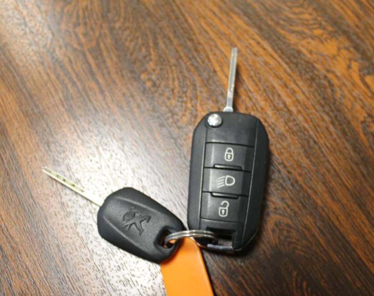 Peugeot 208 - 1.2 Puretech 82pk 5D Executive