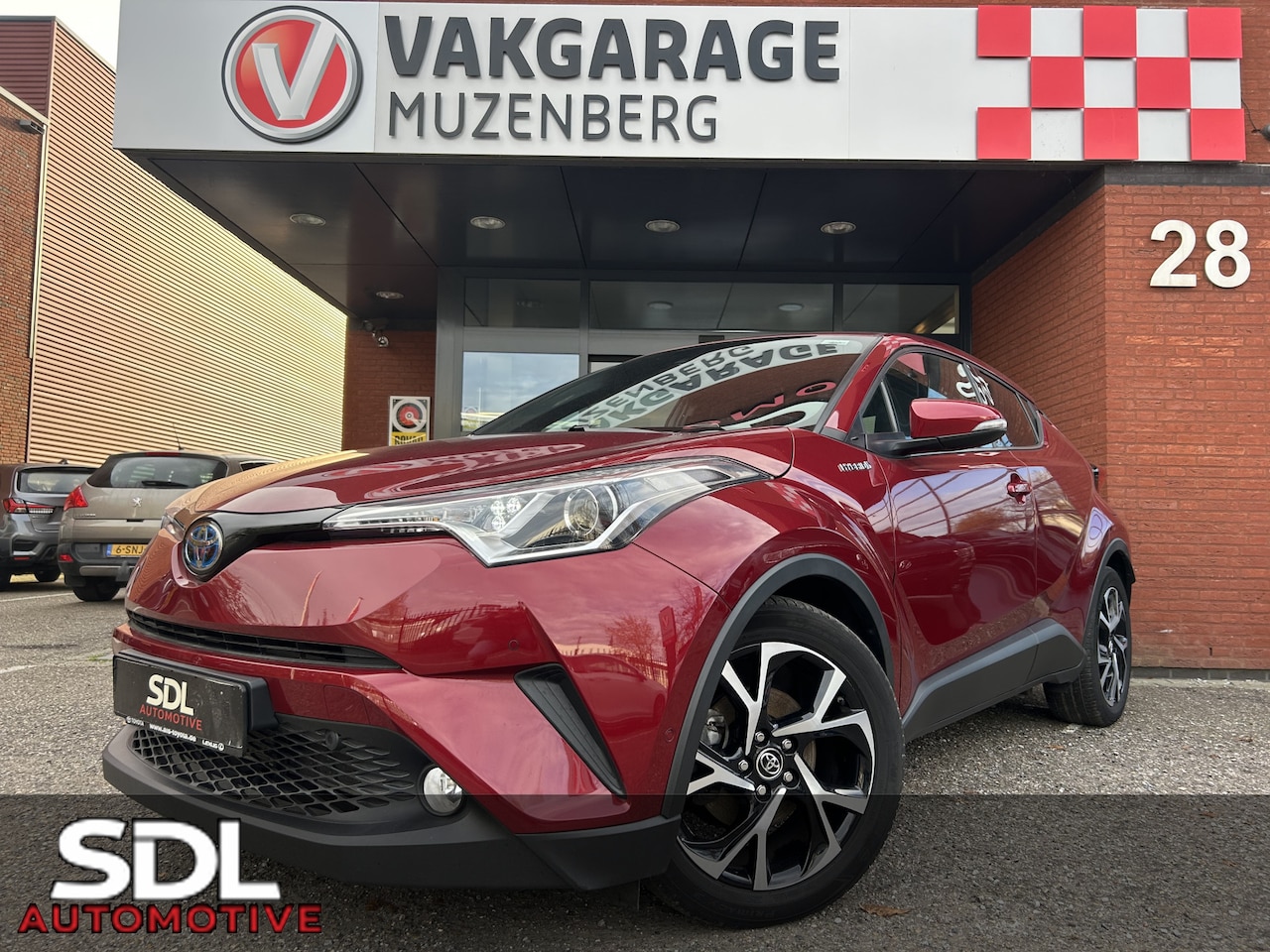 Toyota C-HR - 1.8 Hybrid Dynamic // LED // NAVI // CAMERA // ADAPTIV CRUISE // STOEL + STUURWIELVERWARMI - AutoWereld.nl